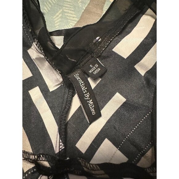 6 FOR $15 Essentials small tank top - Picture 4 of 5